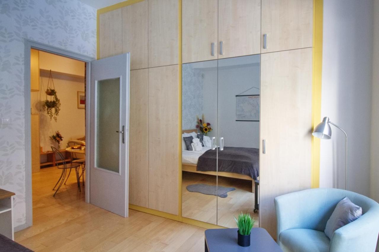 Urban Bourbon Lägenhet Budapest Exteriör bild