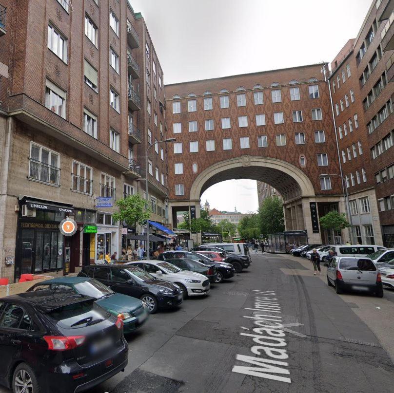 Urban Bourbon Lägenhet Budapest Exteriör bild